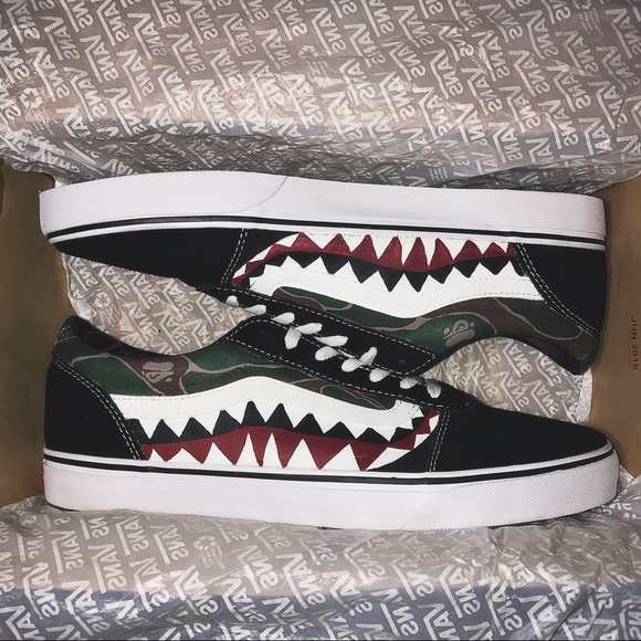 Men’s (12) Custom Bape Vans - Picture 2 of 3